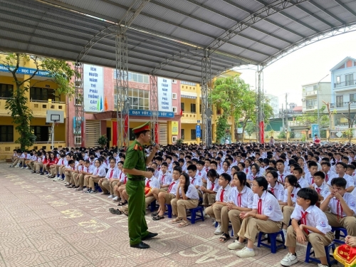 Phòng, chống bạo lực học đường và quản lý sử dụng vũ khí vật liệu nổ, công cụ hỗ trợ