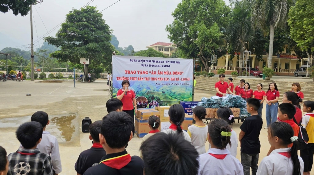 Chương trình thiện nguyện “kết nối yêu thương hướng về các trường bị bão lũ”