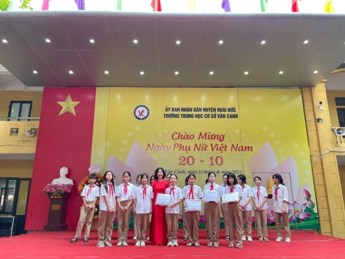 Chào mừng ngày phụ nữ việt nam 20/10 năm học 2024 - 2025