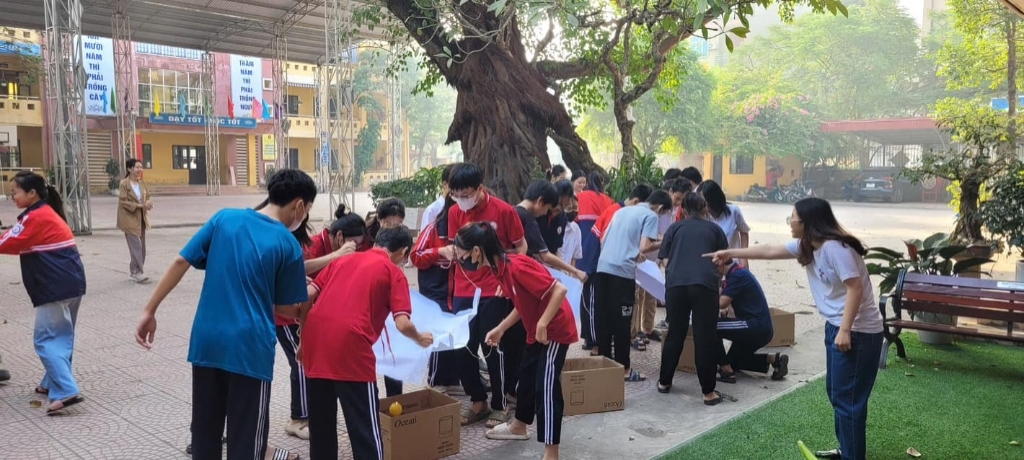 Buổi học sáng chế Spark!Lab tại trường THCS Vân Canh
