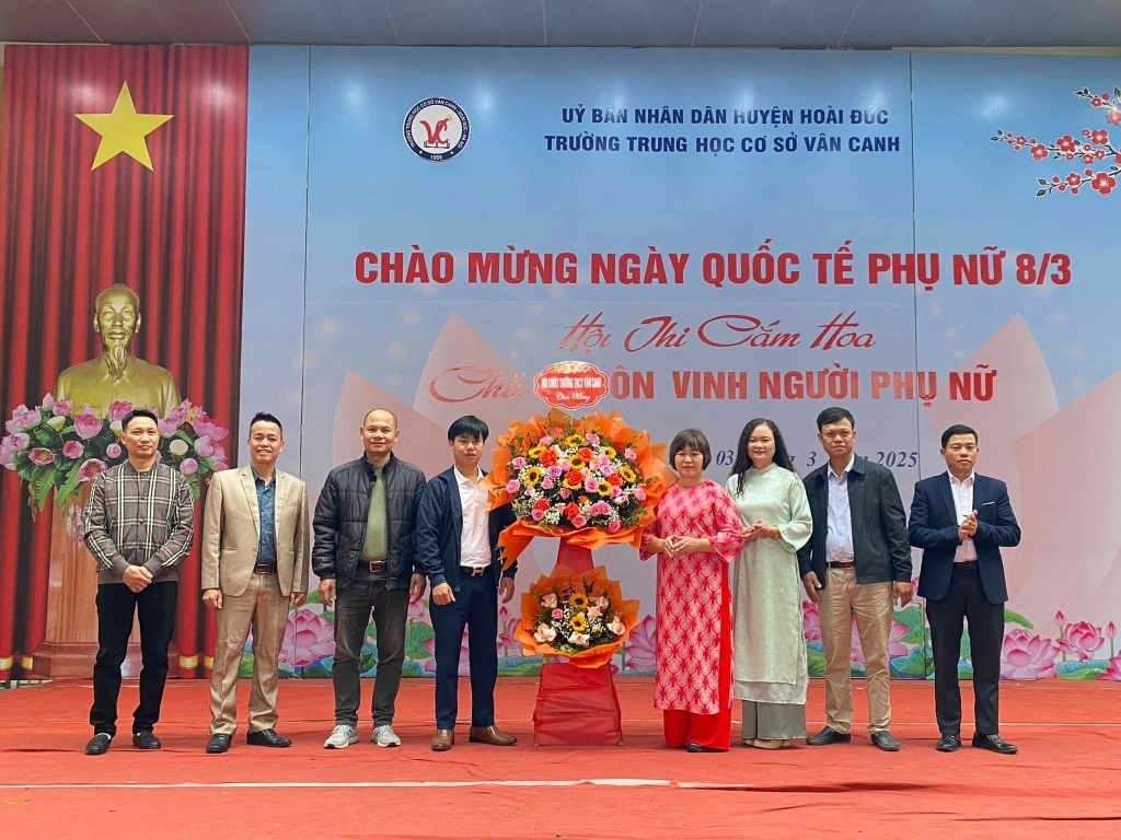 Chào mừng ngày quốc tế phụ nữ 8/3 - hội thi cắm hoa chủ đề “tôn vinh người phụ nữ”