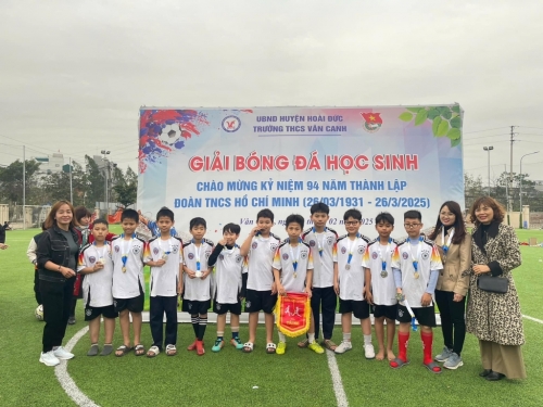 Tổng kết giải bóng đá học sinh trường THCS Vân Canh năm học 2024-2025