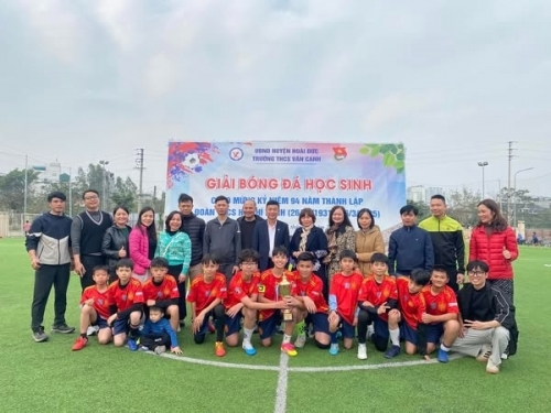Tổng kết giải bóng đá học sinh trường THCS Vân Canh năm học 2024-2025