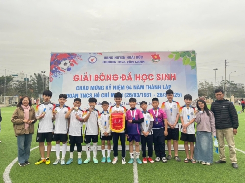 Tổng kết giải bóng đá học sinh trường THCS Vân Canh năm học 2024-2025
