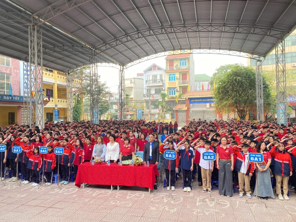 Ngày hội "Thiếu nhi vui khoẻ - Tiến bước lên đoàn" - Lễ kết nạp đoàn viên mới năm học 2024 - 2025