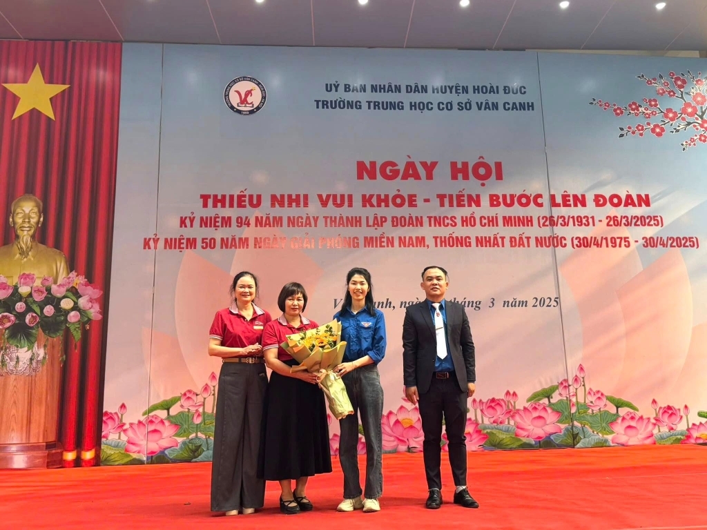 Ngày hội "Thiếu nhi vui khoẻ - Tiến bước lên đoàn" - Lễ kết nạp đoàn viên mới năm học 2024 - 2025