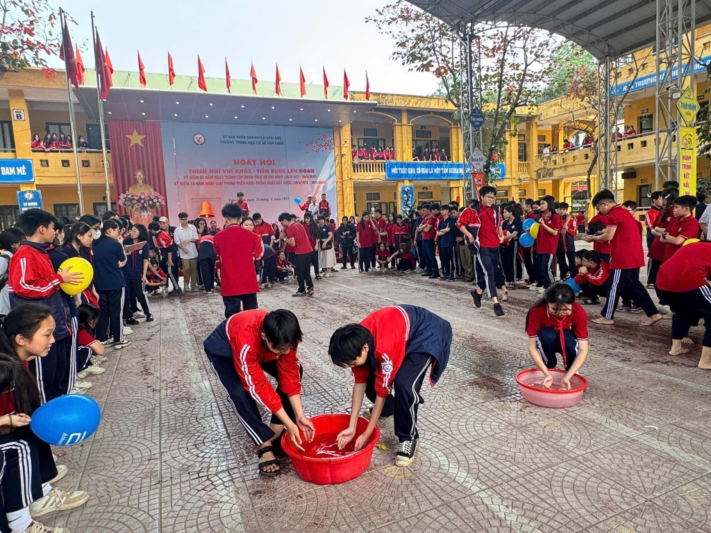 Ngày hội "Thiếu nhi vui khoẻ - Tiến bước lên đoàn" - Lễ kết nạp đoàn viên mới năm học 2024 - 2025