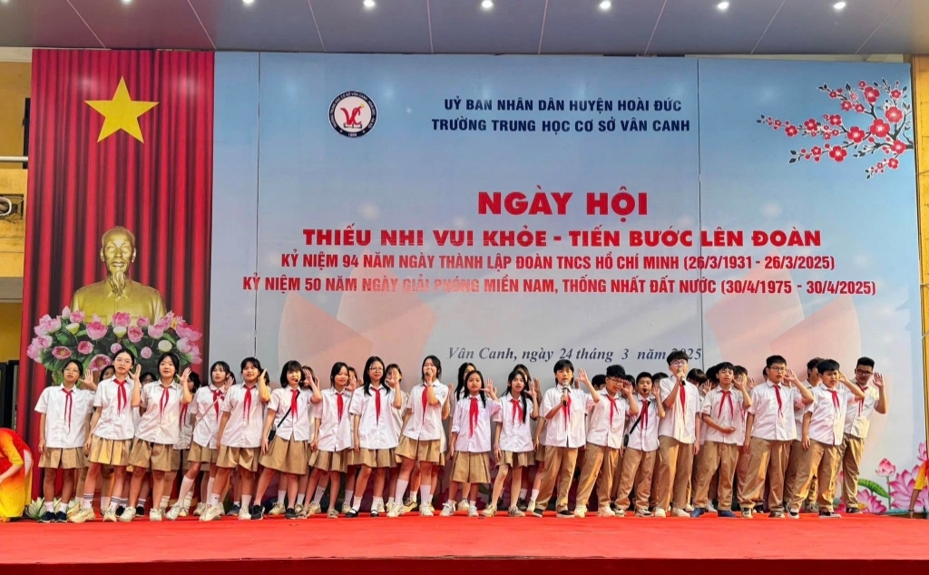 Ngày hội "Thiếu nhi vui khoẻ - Tiến bước lên đoàn" - Lễ kết nạp đoàn viên mới năm học 2024 - 2025