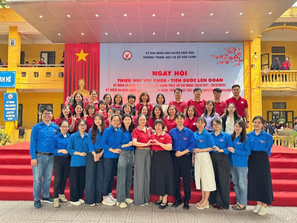 Ngày hội "Thiếu nhi vui khoẻ - Tiến bước lên đoàn" - Lễ kết nạp đoàn viên mới năm học 2024 - 2025