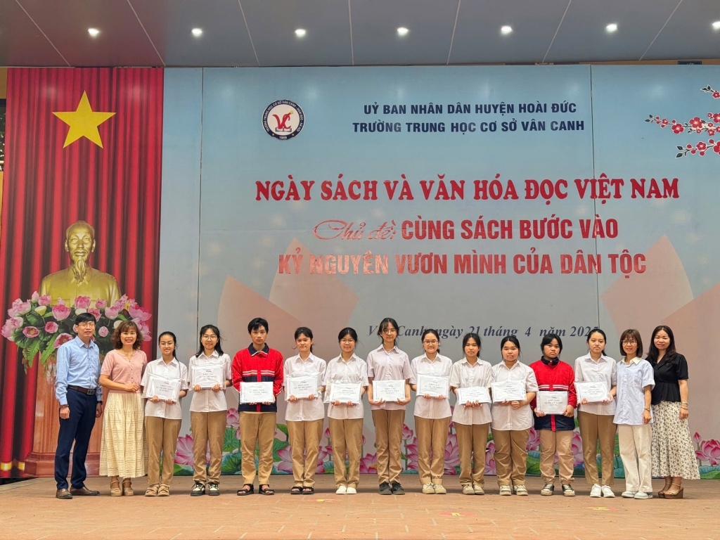 Ngày sách và văn hoá đọc Việt Nam- Cùng sách bước vào kỷ nguyên vươn mình của dân tộc