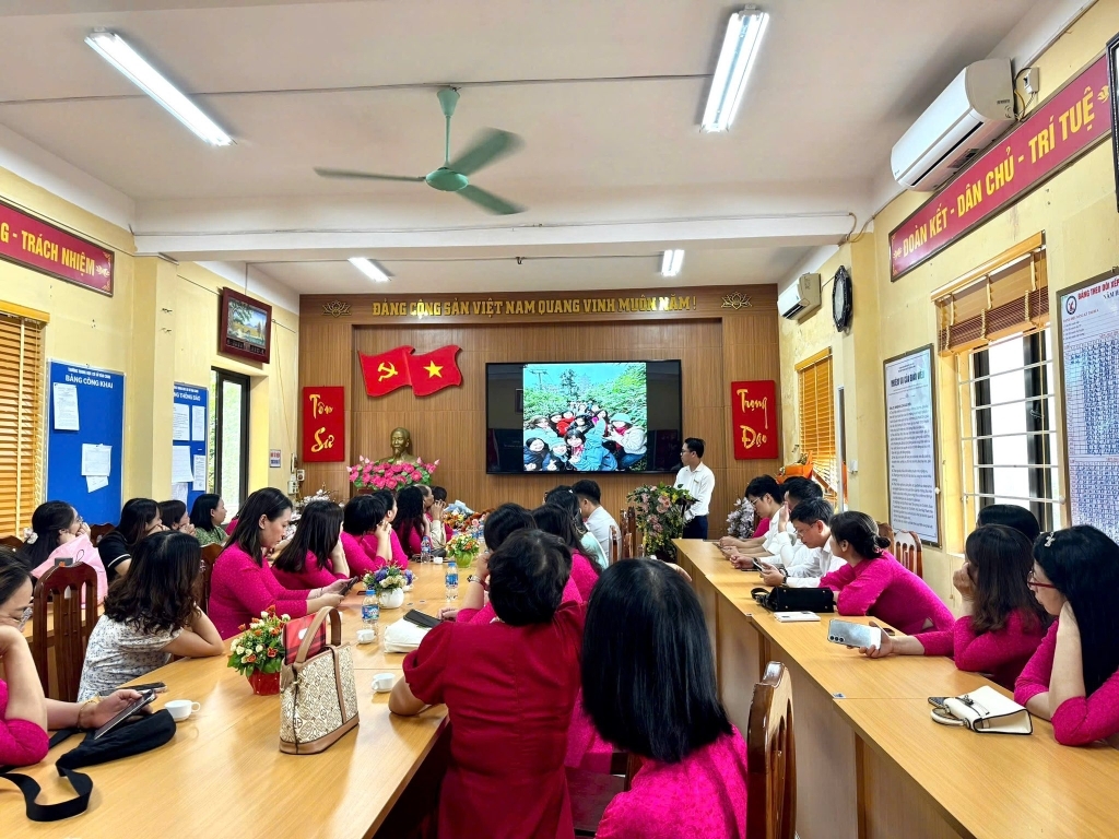 Gặp mặt, chia tay Đ/c Nguyễn Viết Thịnh, Đ/c Đặng Linh Nga