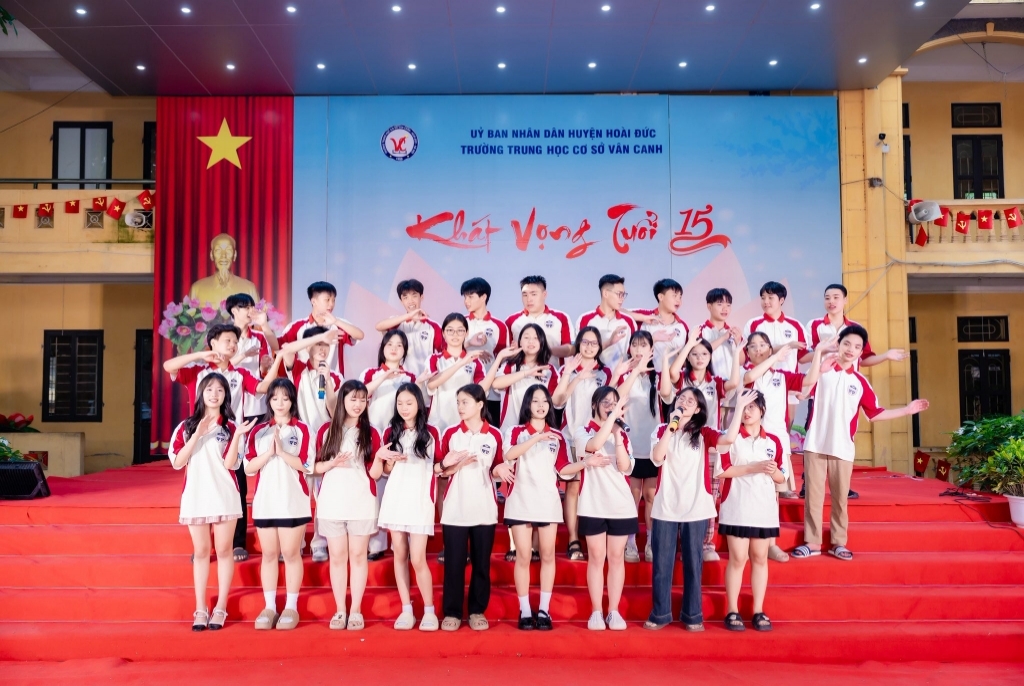 Tri ân thầy cô và trưởng thành của học sinh Khối 9 (niên khóa 2021 - 2025)