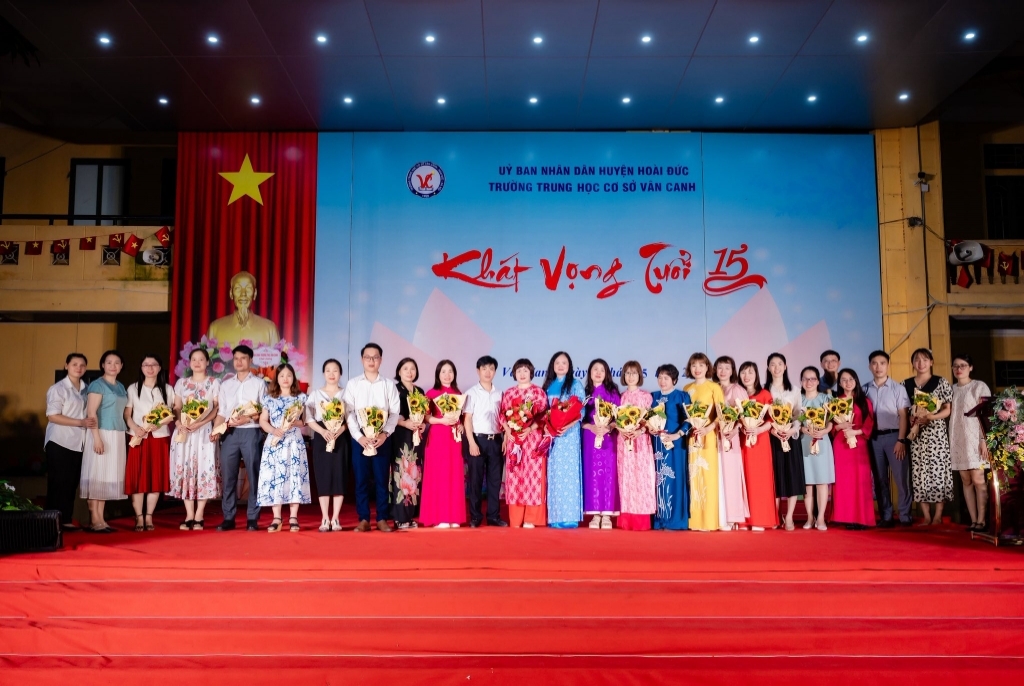 Tri ân thầy cô và trưởng thành của học sinh Khối 9 (niên khóa 2021 - 2025)