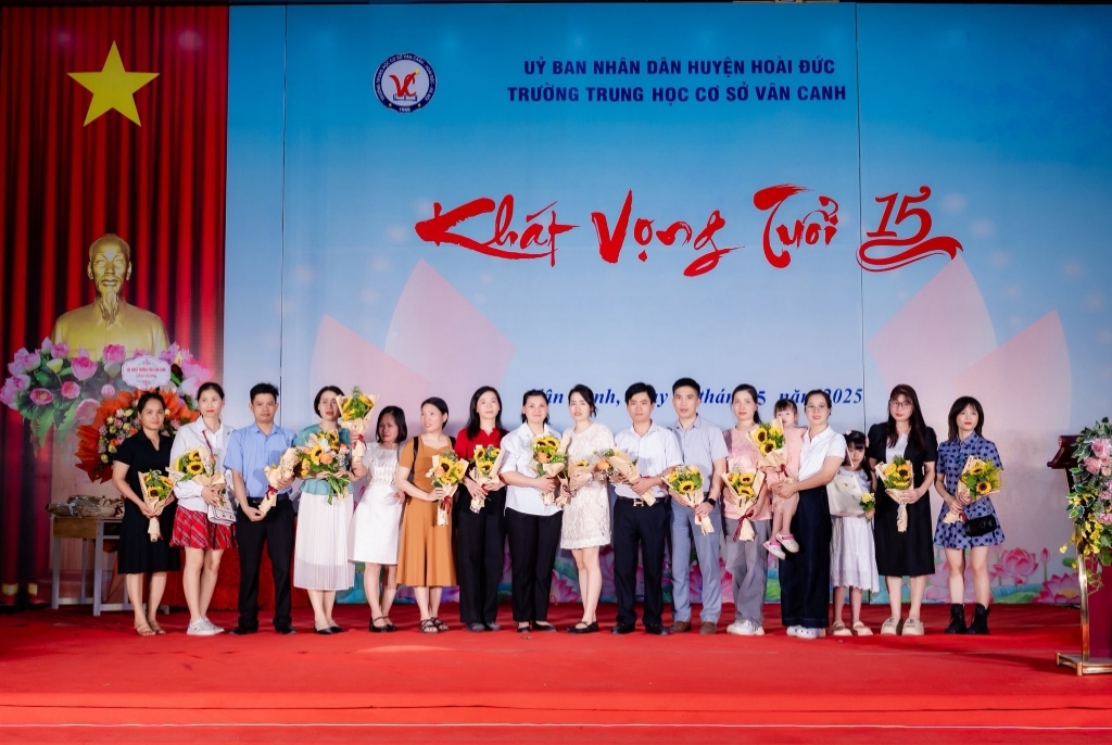 Tri ân thầy cô và trưởng thành của học sinh Khối 9 (niên khóa 2021 - 2025)