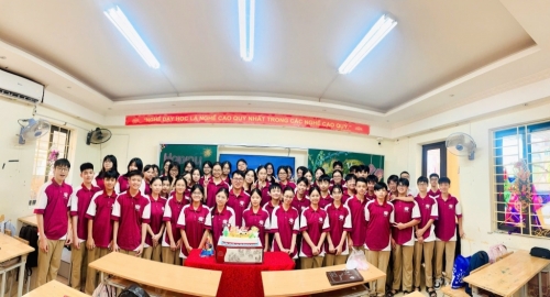Tết trung thu ấm áp trong từng lớp học của trường THCS Vân Canh