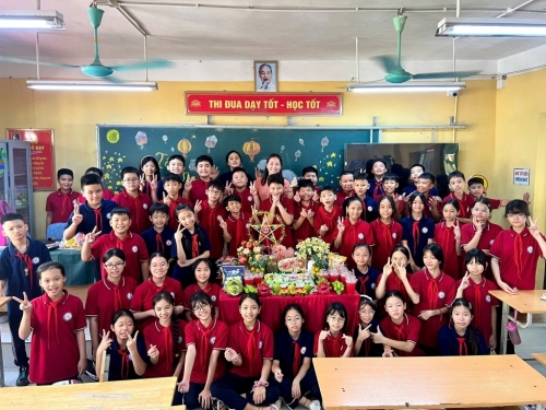 Tết trung thu ấm áp trong từng lớp học của trường THCS Vân Canh