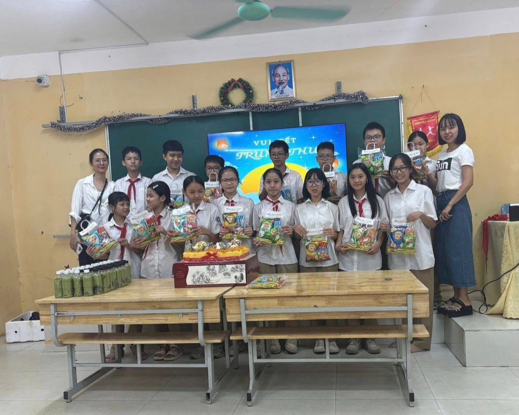 Tết trung thu ấm áp trong từng lớp học của trường THCS Vân Canh