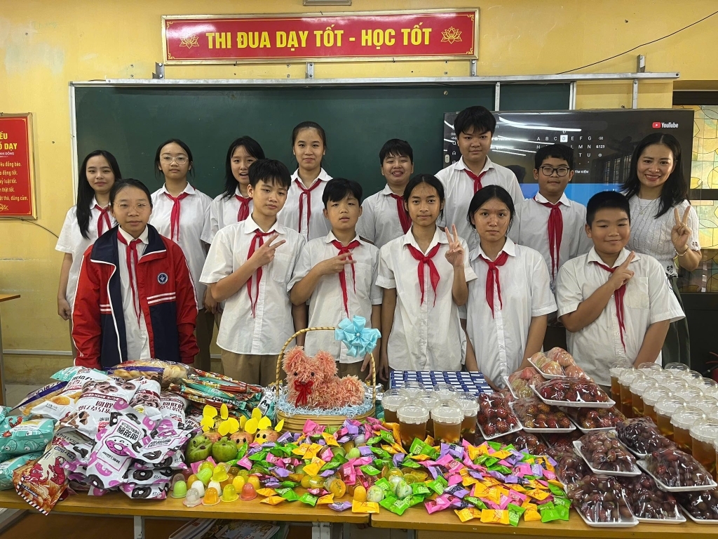 Tết trung thu ấm áp trong từng lớp học của trường THCS Vân Canh