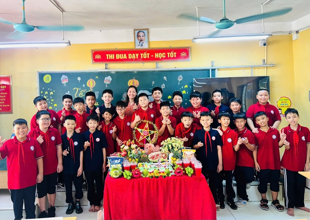 Tết trung thu ấm áp trong từng lớp học của trường THCS Vân Canh