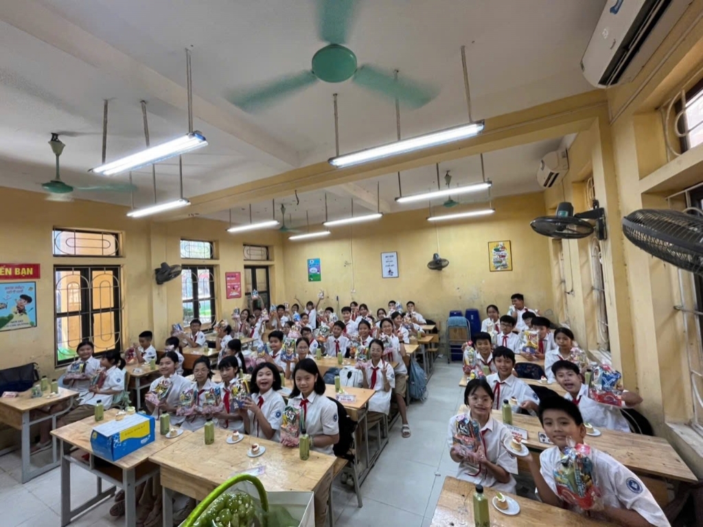 Tết trung thu ấm áp trong từng lớp học của trường THCS Vân Canh