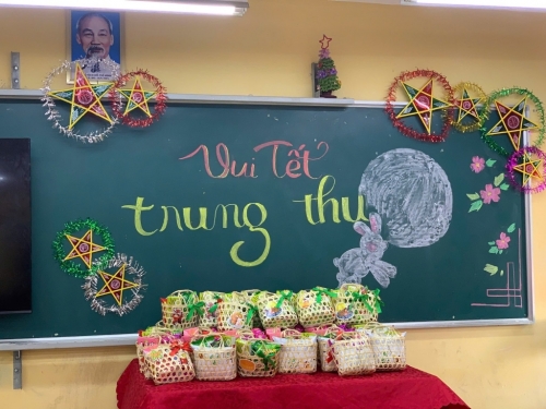 Tết trung thu ấm áp trong từng lớp học của trường THCS Vân Canh