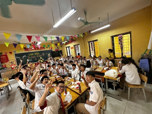 Tết trung thu ấm áp trong từng lớp học của trường THCS Vân Canh