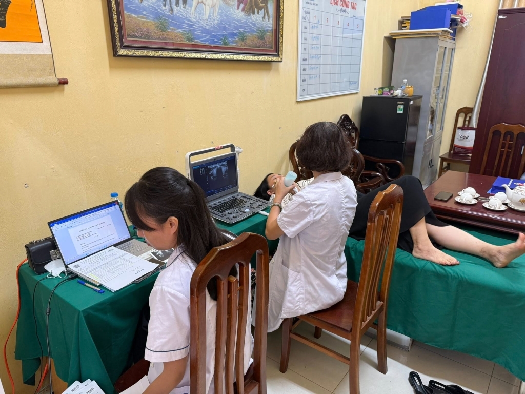 Khám sức khoẻ định kỳ cho cán bộ, giáo viên, nhân viên trường THCS Vân Canh