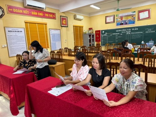 Khám sức khoẻ định kỳ cho cán bộ, giáo viên, nhân viên trường THCS Vân Canh