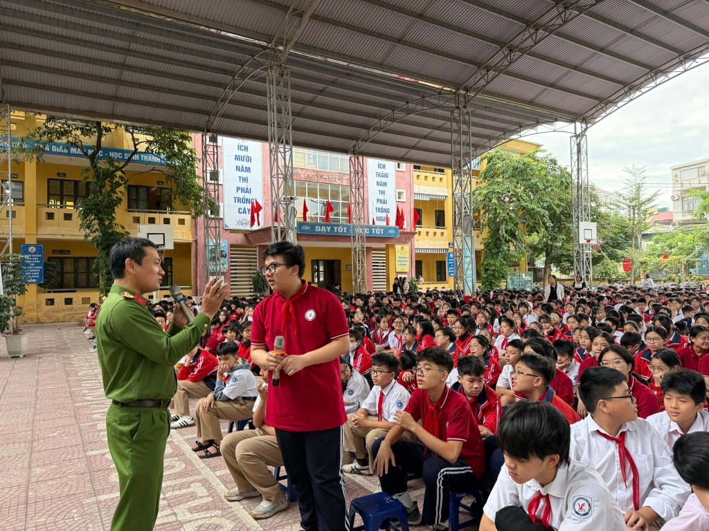 Tuyên truyền, trang bị kiến thức và kỹ năng về pccc, cứu nạn, cứu hộ cho học sinh