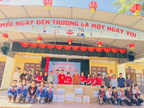 Chung tay cùng học sinh vùng lũ – lan tỏa yêu thương từ trường THCS Vân Canh