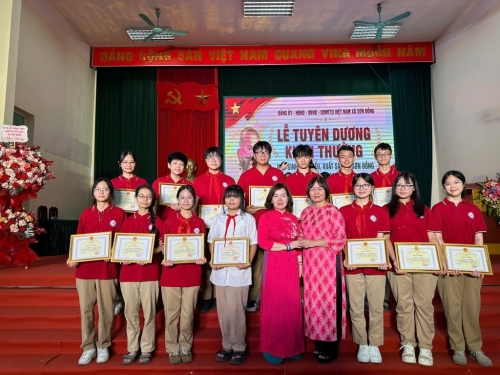 Xã Sơn Đồng tuyên dương, khen thưởng học sinh tiêu biểu năm học 2025 – 2026