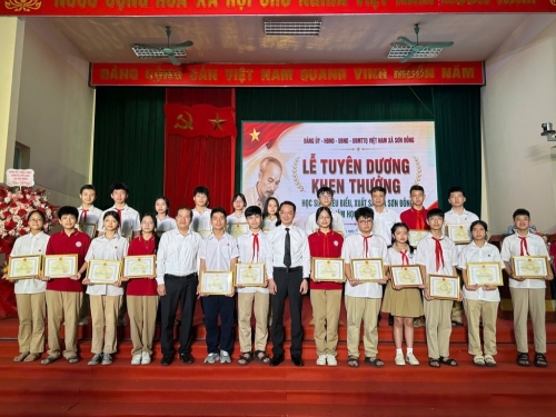 Xã Sơn Đồng tuyên dương, khen thưởng học sinh tiêu biểu năm học 2025 – 2026