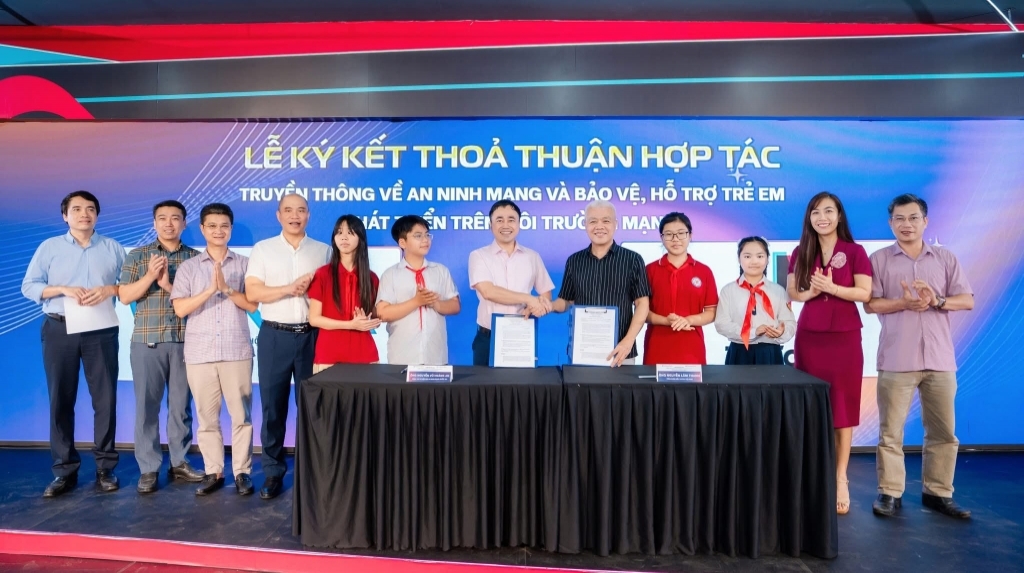 Thầy cô, phụ huynh và học sinh trường THCS Vân Canh tham dự chương trình “Thiếu niên nói 2026"