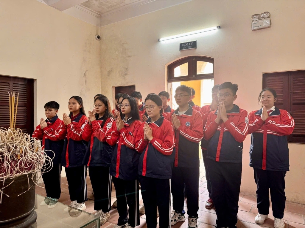 Tham gia phong trào “sáng – xanh – sạch – đẹp” năm 2026