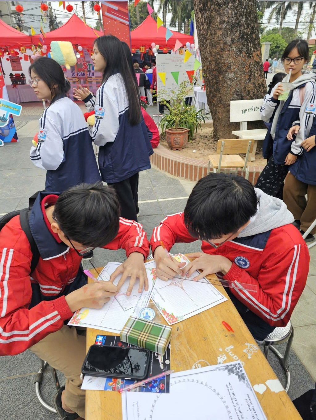 Tham gia ngày hội STEM trường THPT Hoài Đức A