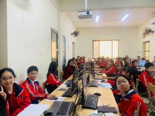 Học sinh trường THCS Vân Canh tham gia đấu trường Vioedu cấp trường