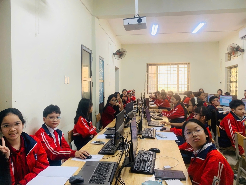 Học sinh trường THCS Vân Canh tham gia đấu trường Vioedu cấp trường