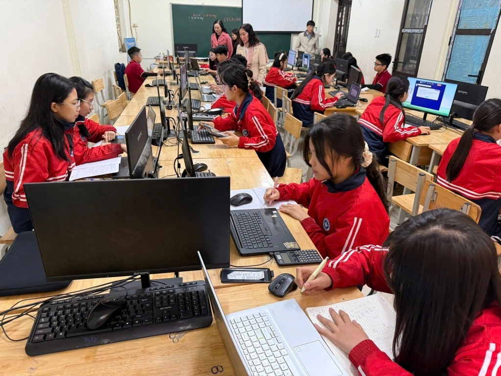 Học sinh trường THCS Vân Canh tham gia đấu trường Vioedu cấp trường