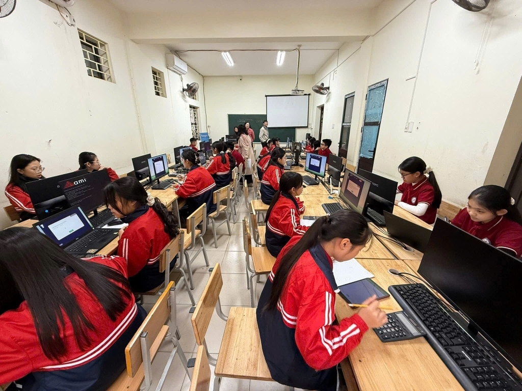 Học sinh trường THCS Vân Canh tham gia đấu trường Vioedu cấp trường