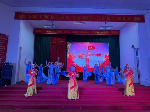 Tham gia liên hoan văn nghệ chào mừng thành công Đại hội Đảng toàn quốc lần thứ XIV