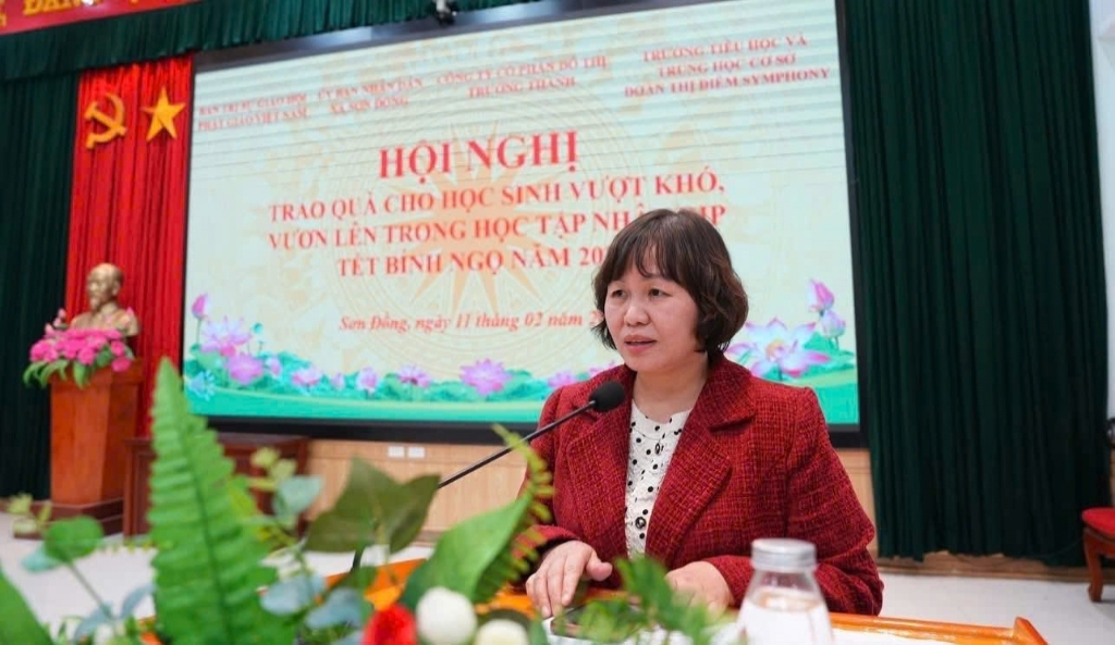 Trao yêu thương – tiếp bước đến trường