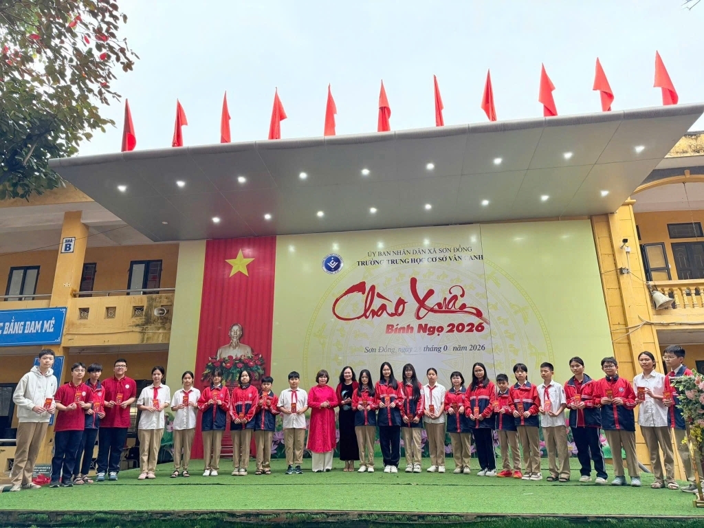 Khai xuân Bính Ngọ rộn ràng