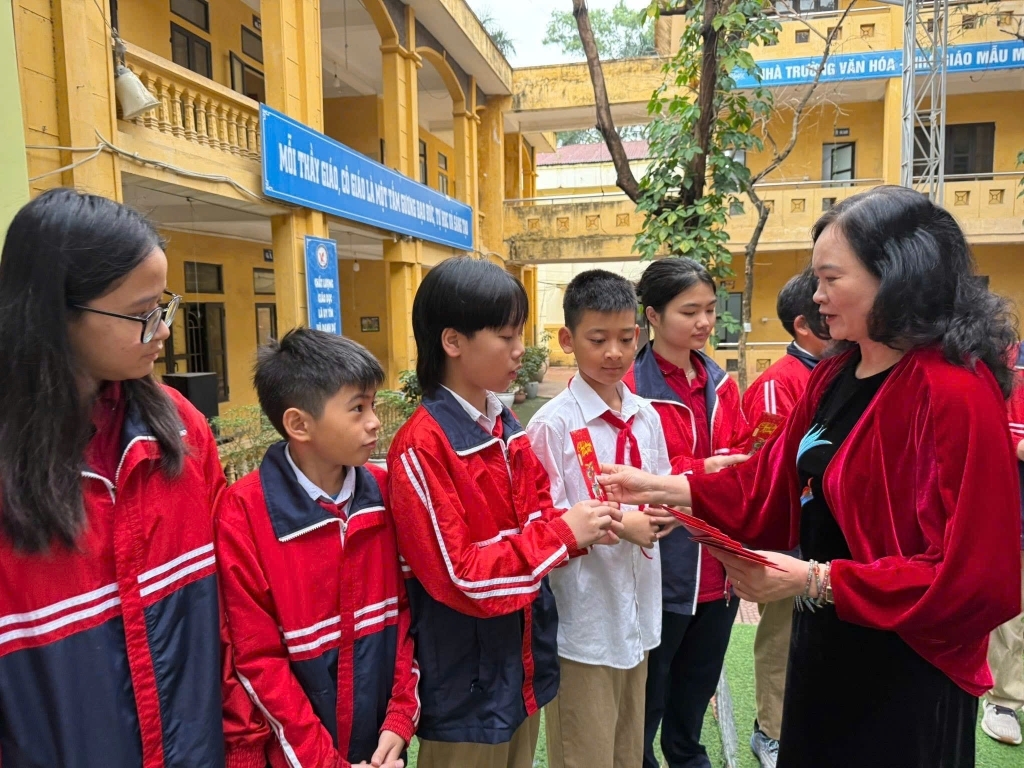 Khai xuân Bính Ngọ rộn ràng