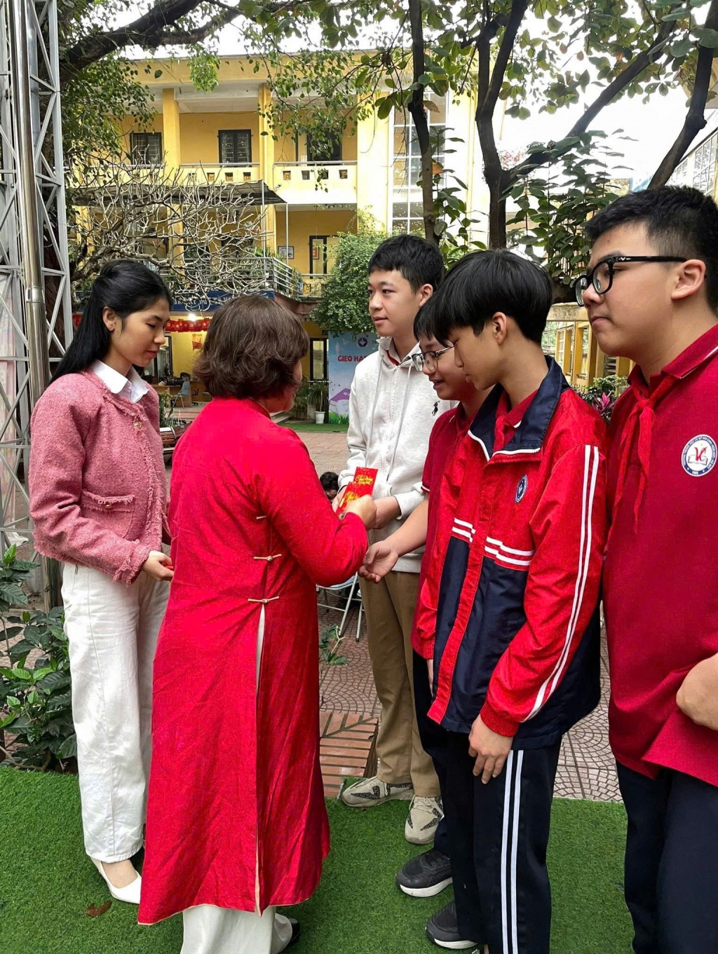 Khai xuân Bính Ngọ rộn ràng