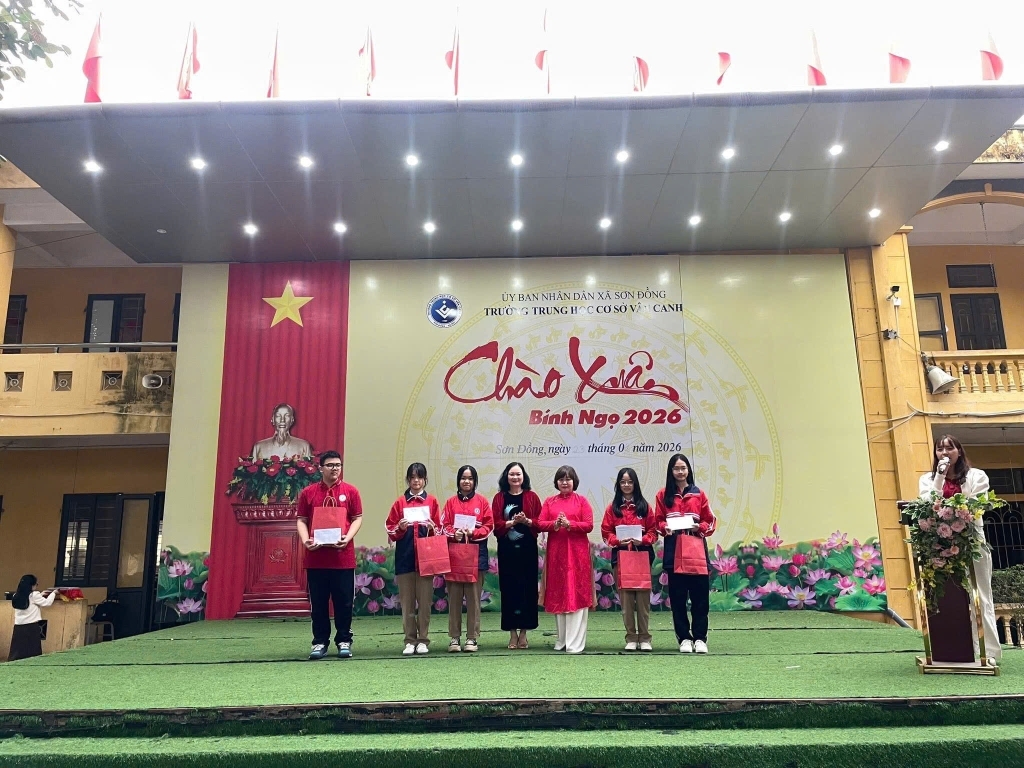 Khai xuân Bính Ngọ rộn ràng