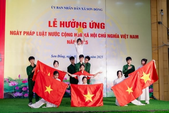 Lễ hưởng ứng “Ngày Pháp luật nước Cộng hoà xã hội chủ nghĩa Việt Nam” năm 2025