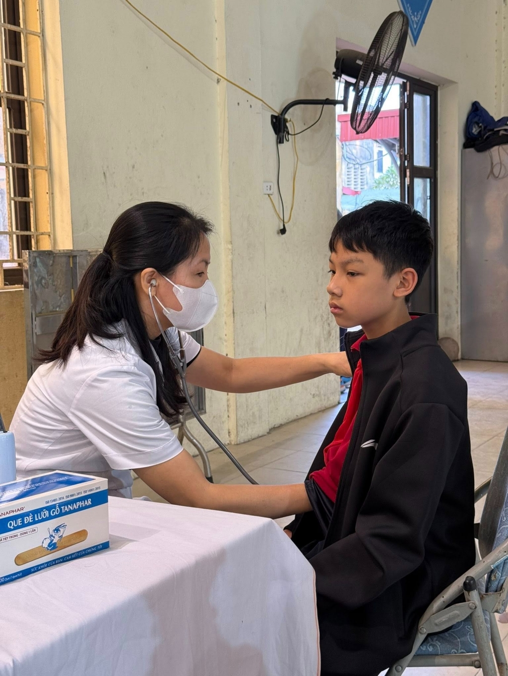 Khám sức khoẻ định kỳ cho học sinh