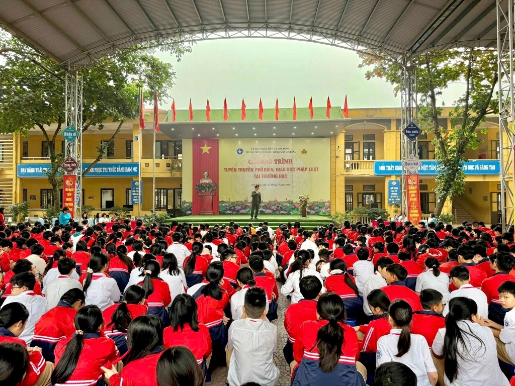 Tuyên truyền, phổ biến giáo dục pháp luật tại Trường THCS Vân Canh