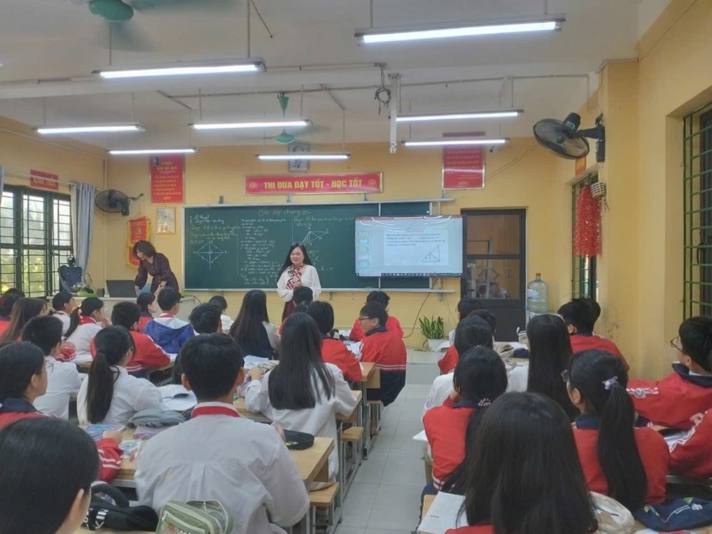 Hưởng ứng phong trào thi đua “dạy tốt – học tốt”